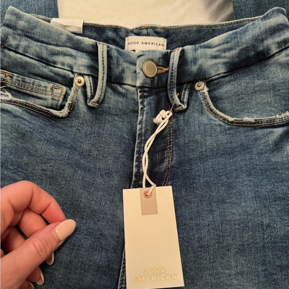 Good American Good Waist Crop Jeans - Picture 4 of 12